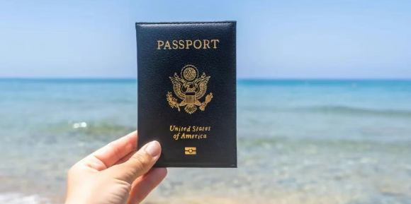 美国大规模暂停绿卡审理！这部分中国人严重受影响